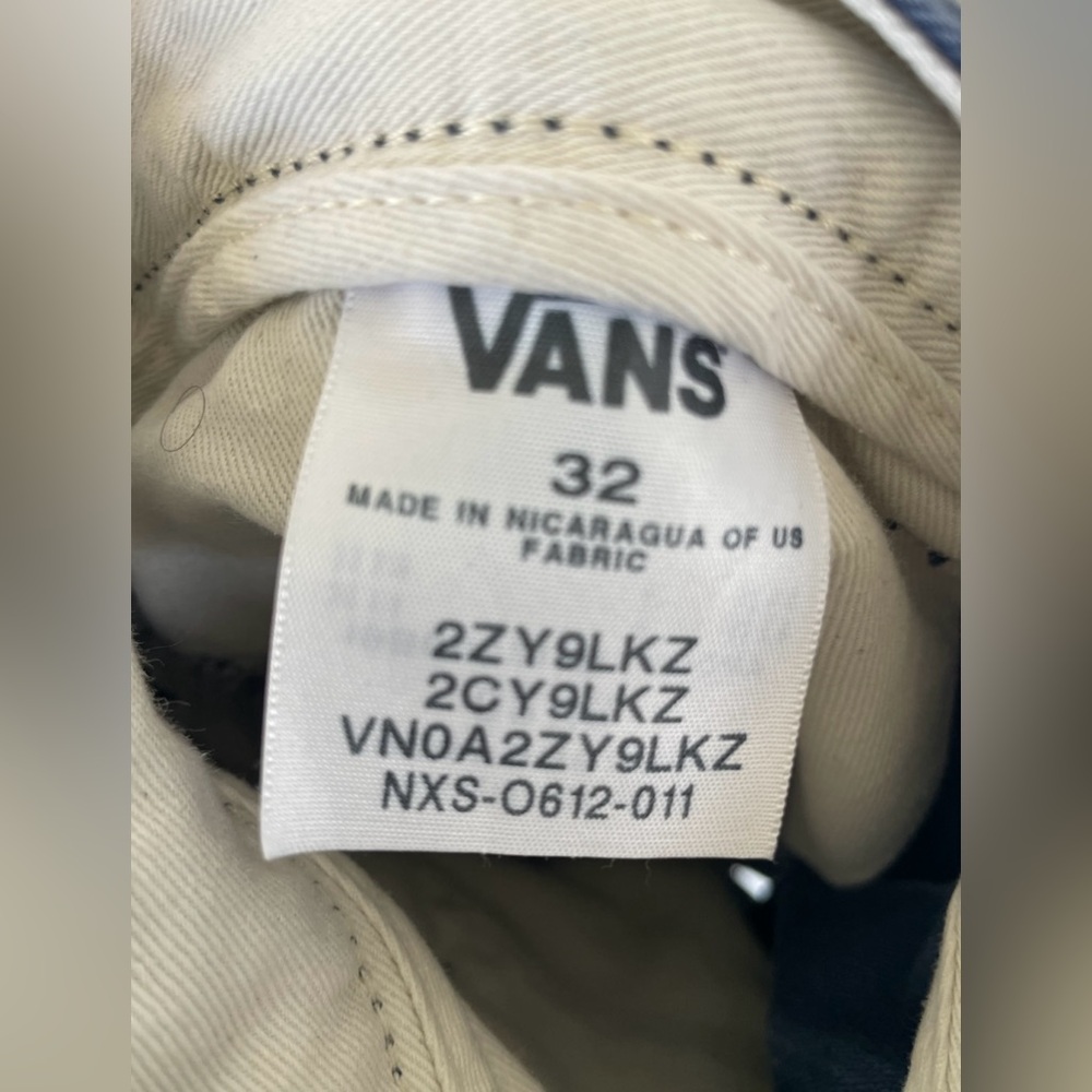 Vans Shorts - Picture 9 of 9